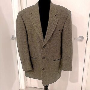 Men’ Made in Canada long sleeved Wool Blazer TWEED look 
 lined in green SIZE 42
